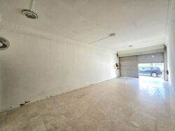 Foch Road (D8), Retail #563731481
